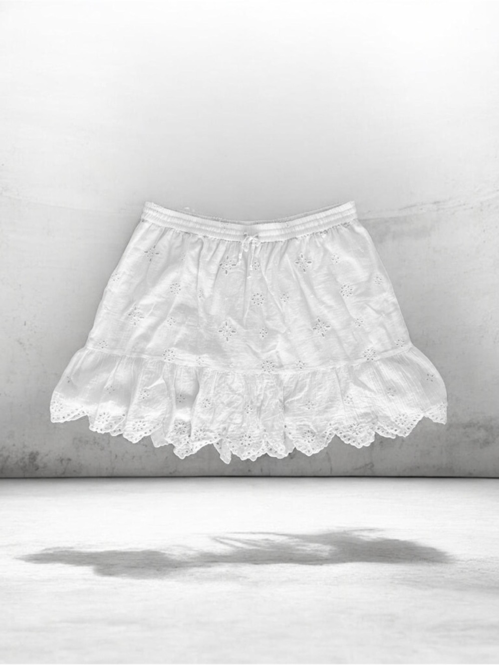 Aerie White Eyelet Cotton Mini Skirt, Size XL - EUC
